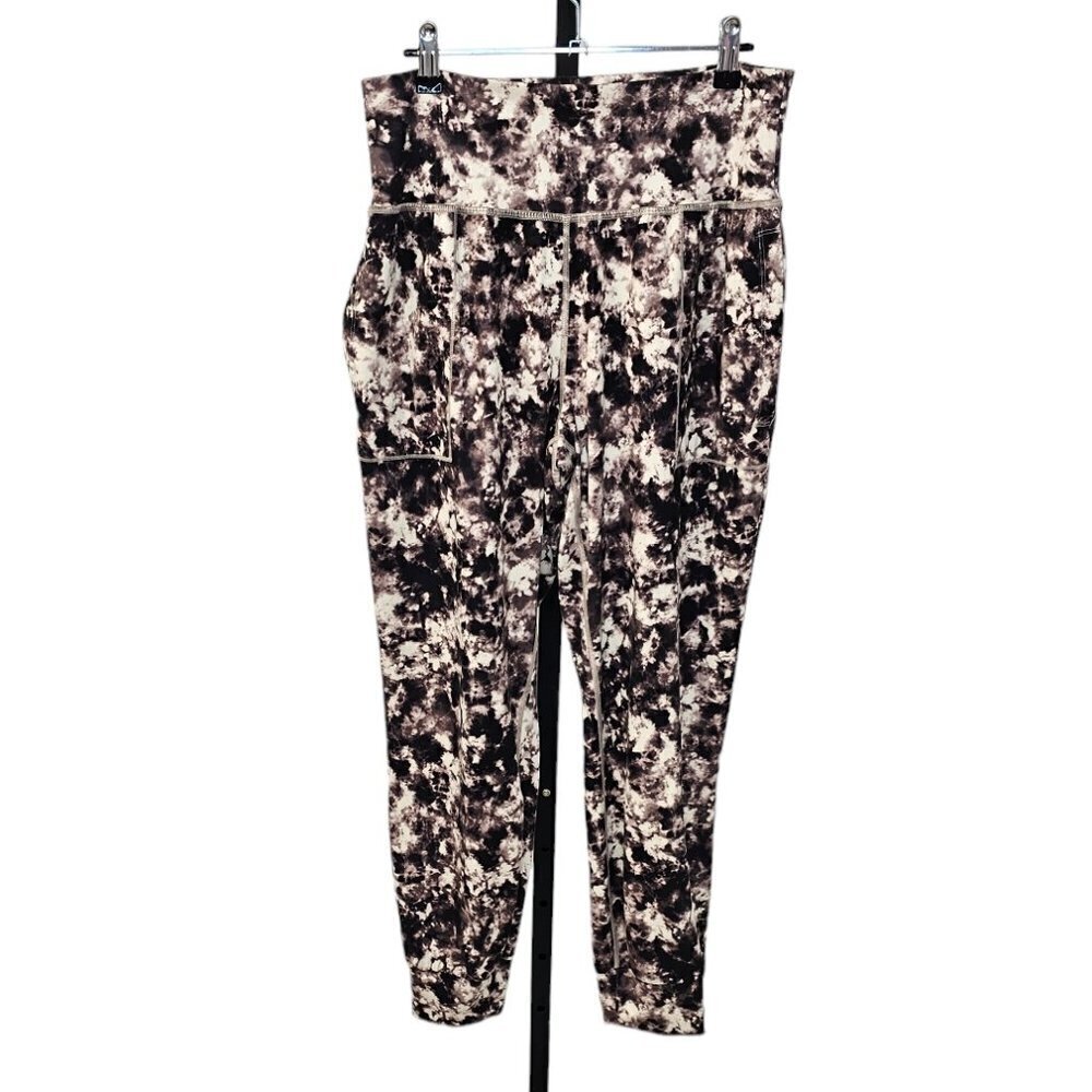 Athleta Salutation Printed Jogger Pants  high Rise Pockets Size Medium